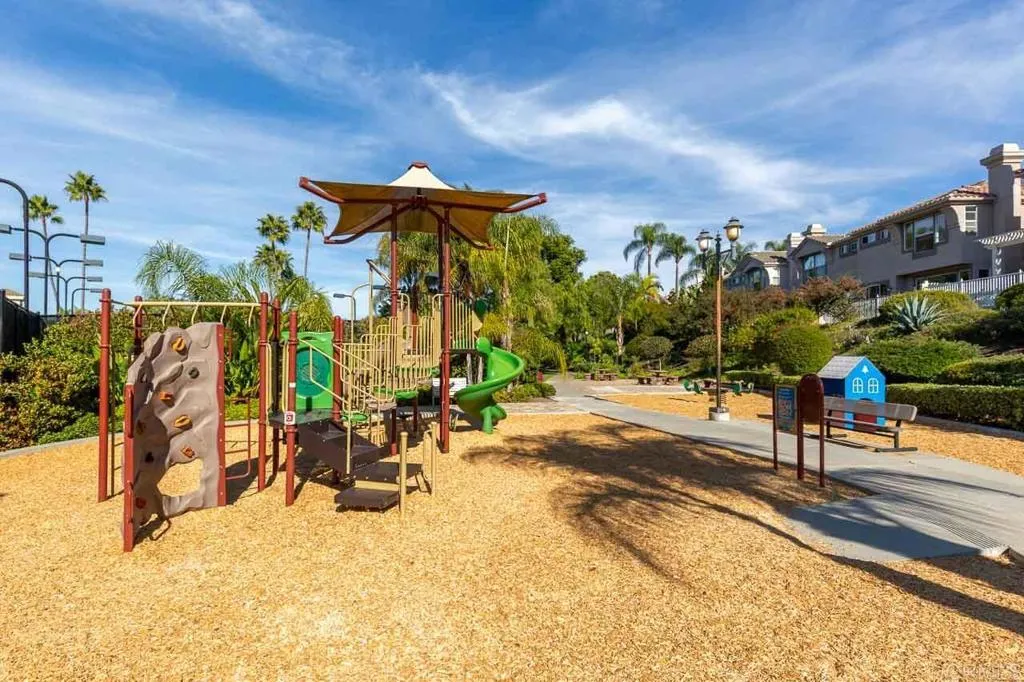 https://cdn.realtyfeed.com/cdn/127/306312906/63aa9ee75b5d9566aad6de71df4c3e17.webp