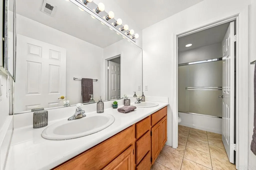 https://cdn.realtyfeed.com/cdn/127/306313131/72ae71a3ffbfe6d3b0244f5e4f5fe30c.webp