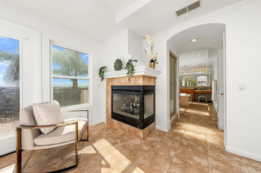 https://cdn.realtyfeed.com/cdn/127/306313131/c9f9f6ae9574406712d970429d53ddd5.webp