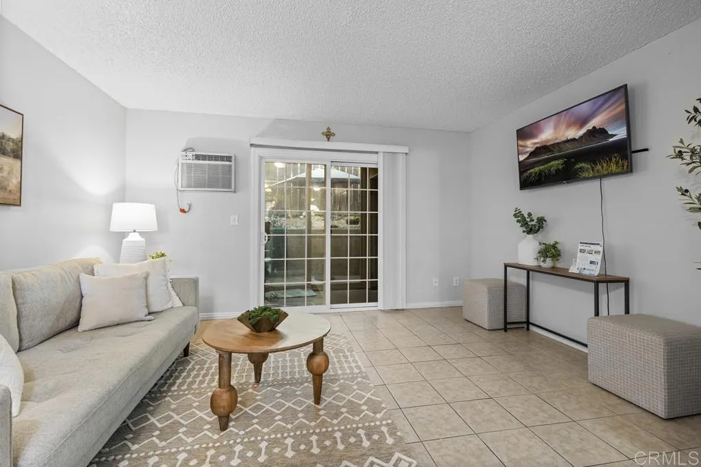 https://cdn.realtyfeed.com/cdn/127/306313523/83154834332b408db1da863898c4b7f8.webp