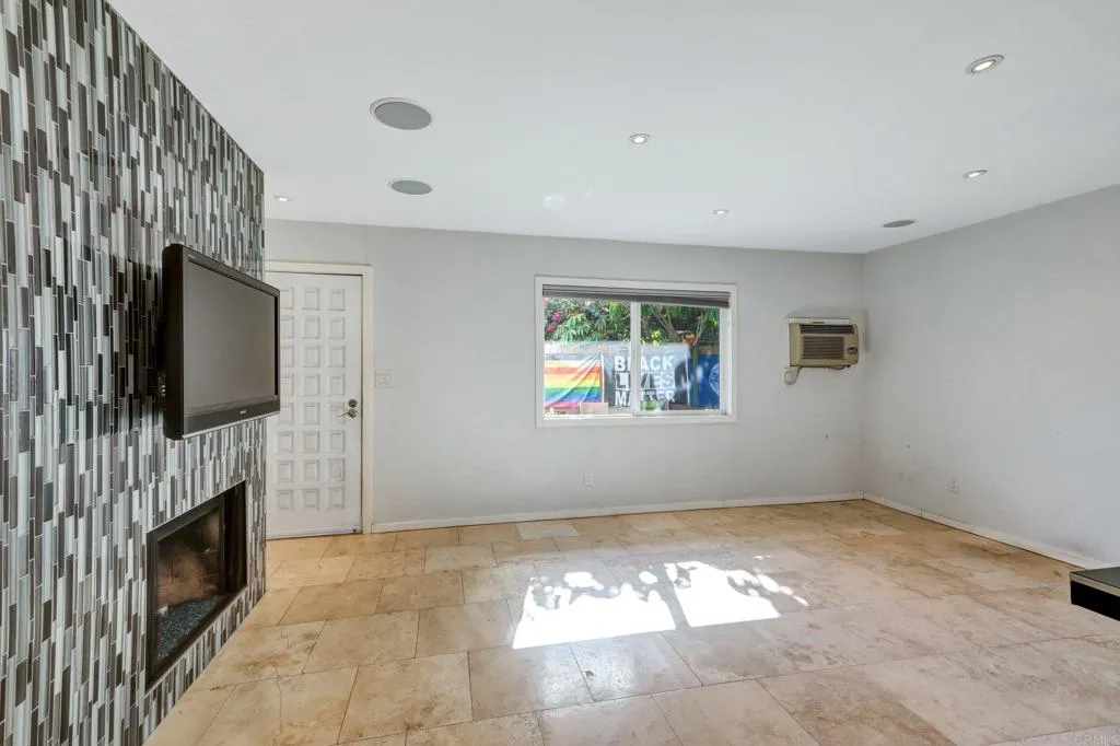 Photo #5: PTP2407230 Listing 