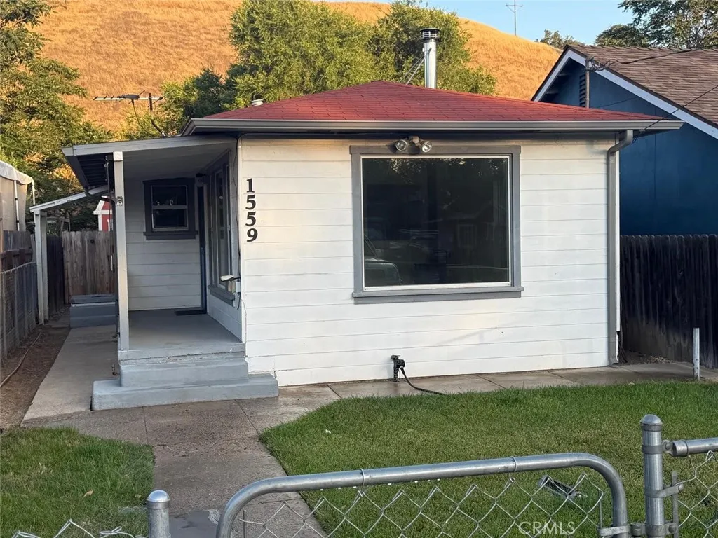 1559 K St., San Miguel, Ca 93451