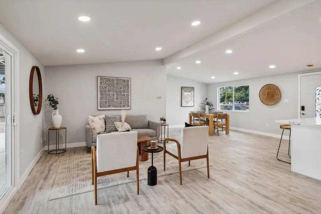 https://cdn.realtyfeed.com/cdn/127/306316869/64e5d904b8d38804106914b8e880d514.webp