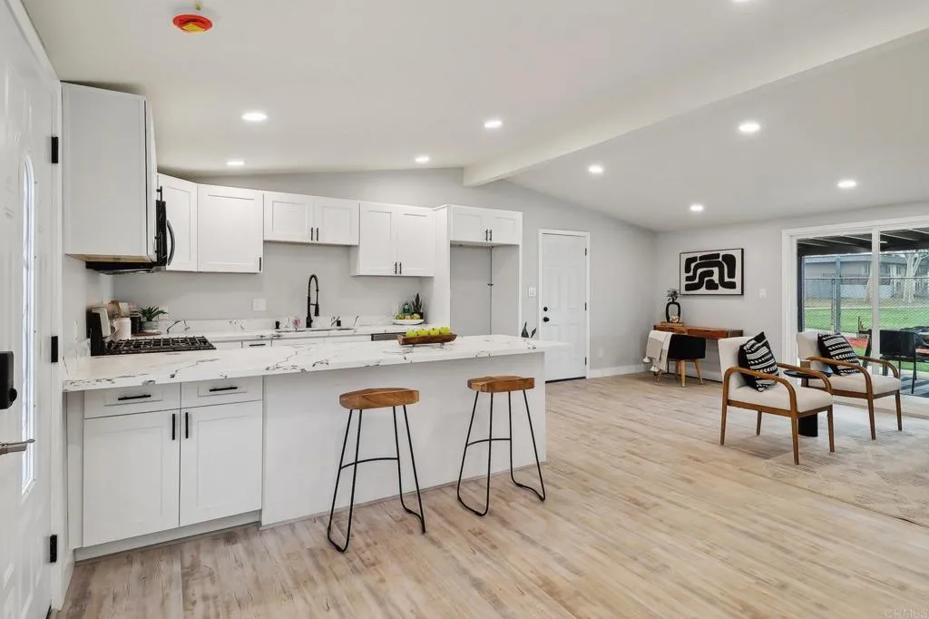 https://cdn.realtyfeed.com/cdn/127/306316869/ba62b70acb9545c45b9fa1696cdebceb.webp