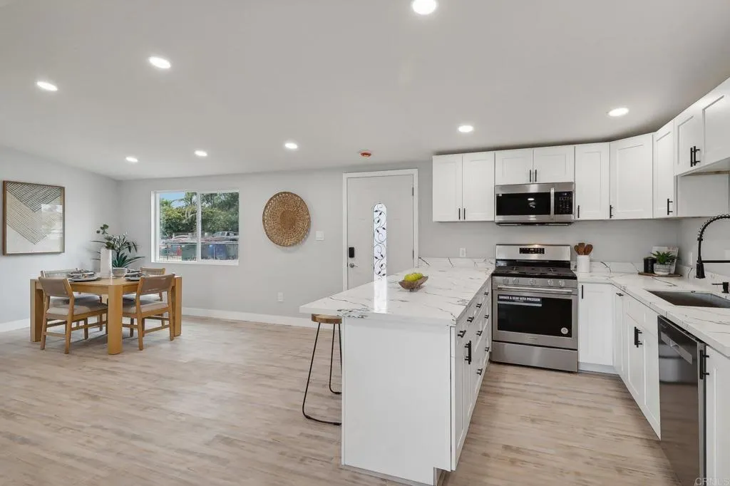 https://cdn.realtyfeed.com/cdn/127/306316869/c6673bc43b61c3c7669a29c96acad6c1.webp