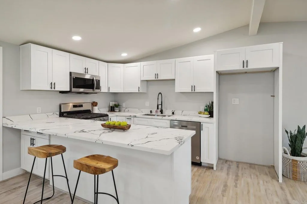 https://cdn.realtyfeed.com/cdn/127/306316869/e3a54831ced6dc3947abc963dbcc70da.webp
