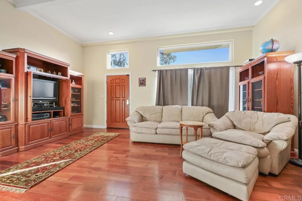 https://cdn.realtyfeed.com/cdn/127/306317064/505fcbf92abc047daa5a15518129ef49.webp