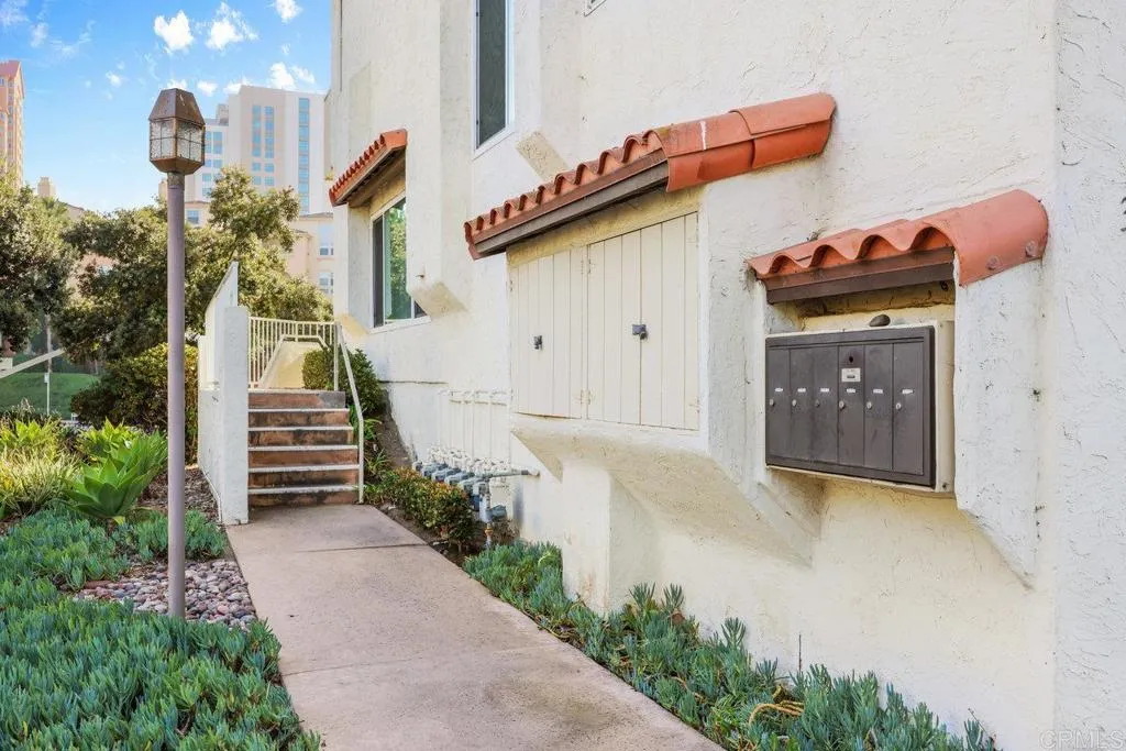 https://cdn.realtyfeed.com/cdn/127/306317064/8b2e785a4246c29f00fc1fec7863a9a4.webp
