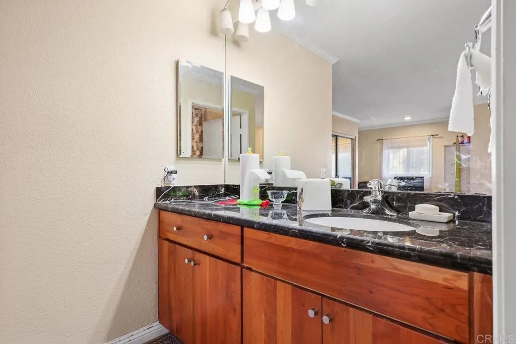 https://cdn.realtyfeed.com/cdn/127/306317064/e09a94baee6f9667f1bc82f1f03ecebc.webp