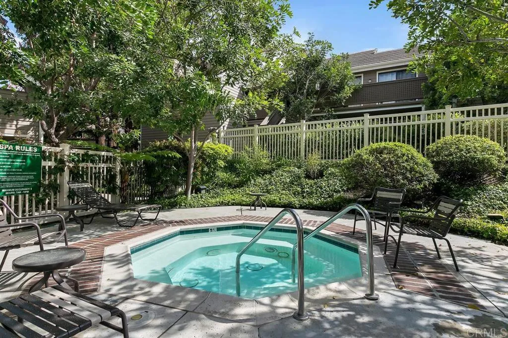 https://cdn.realtyfeed.com/cdn/127/306317169/f63545875f2e4a7bd955409c5dba417c.webp