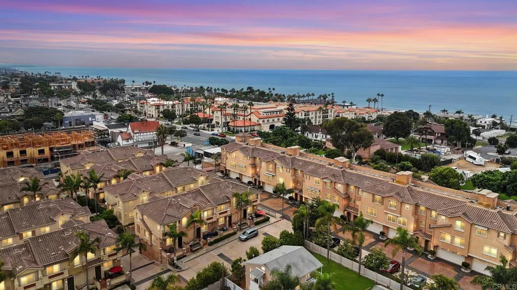 2744 Carlsbad Boulevard Unit 205, Carlsbad, CA 92008 - Main photo, Carlsbad, CA
