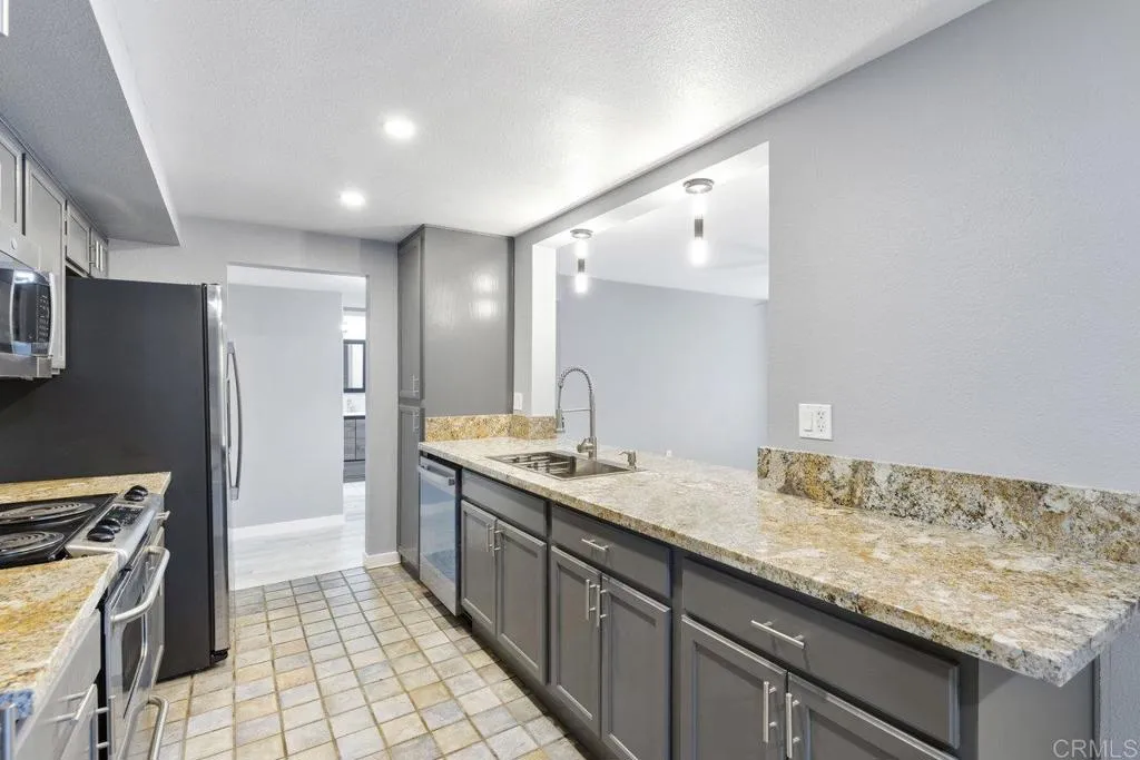 https://cdn.realtyfeed.com/cdn/127/306317441/fc9b830e369b66bbf94bc4d9d4c1567c.webp