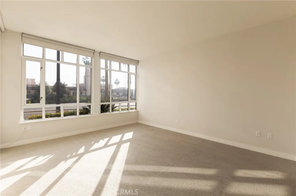 Photo #17: OC24239481 Listing: Photo #17
