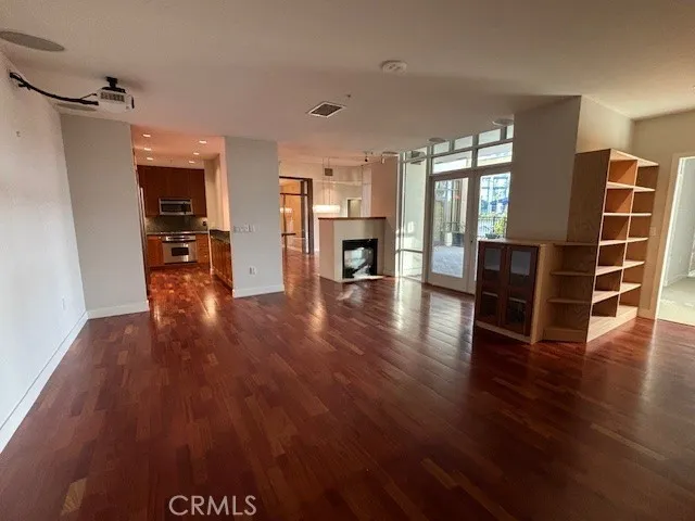 https://cdn.realtyfeed.com/cdn/127/306317827/d79648839a604a3e60d4927c43cba9e5.webp