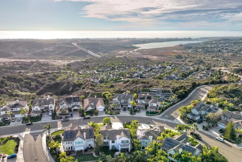 https://cdn.realtyfeed.com/cdn/127/306318125/923ede30961c05407807ea3f1625ec59.webp