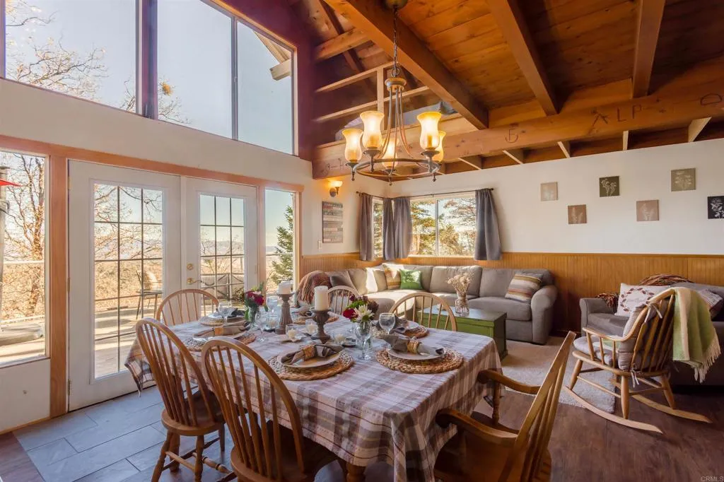 https://cdn.realtyfeed.com/cdn/127/306318889/18673889d87da8ba0a50af49e6afe031.webp