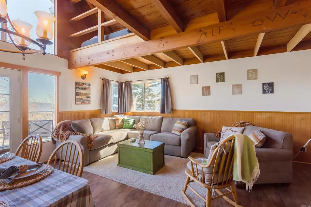 https://cdn.realtyfeed.com/cdn/127/306318889/8f9b1f5b5e602b6276c114640bb6ff7c.webp