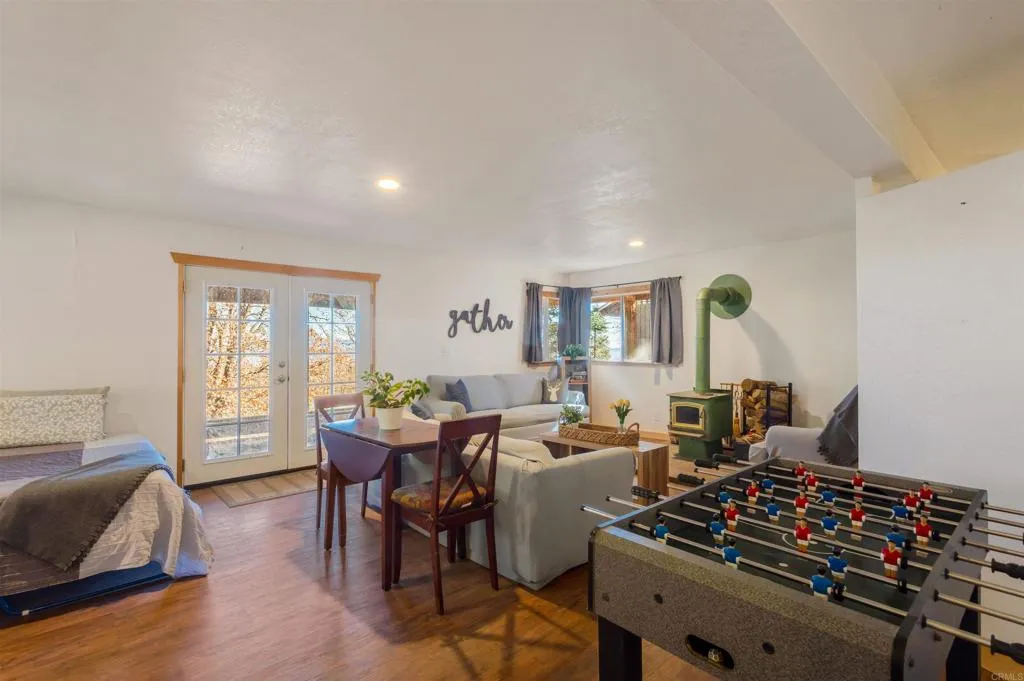 https://cdn.realtyfeed.com/cdn/127/306318889/cf810696610c2ab8dca2477c6638b212.webp