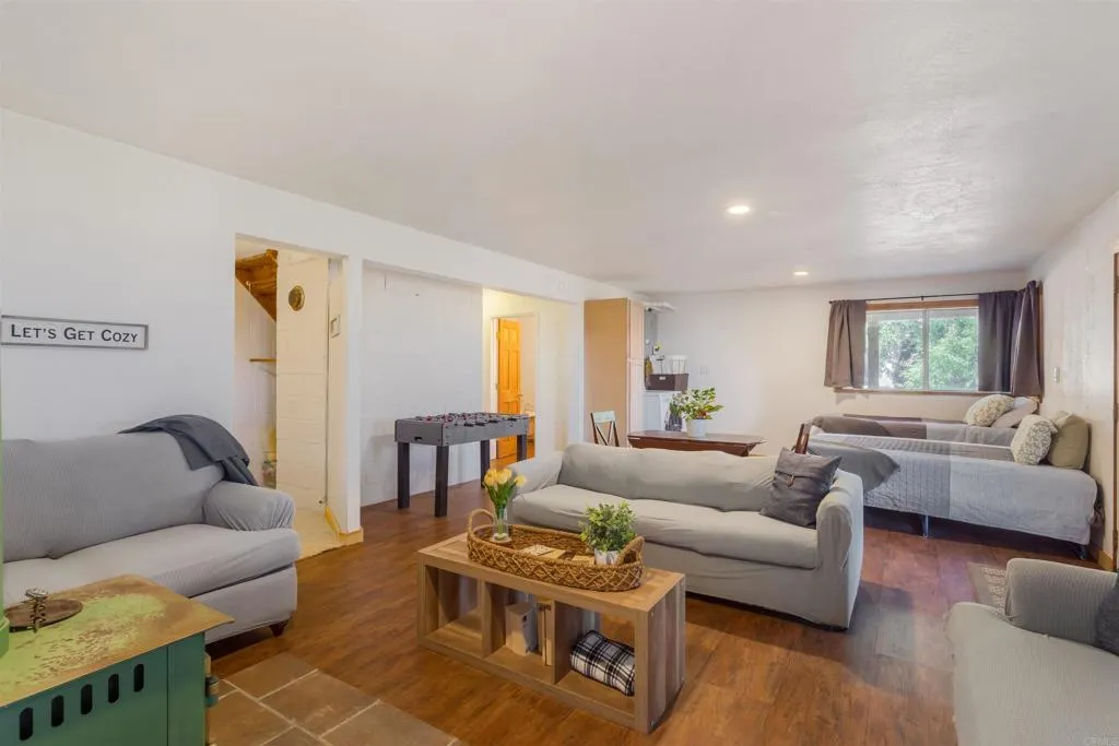 https://cdn.realtyfeed.com/cdn/127/306318889/fe266b63d837951407aa199569fb4e33.webp