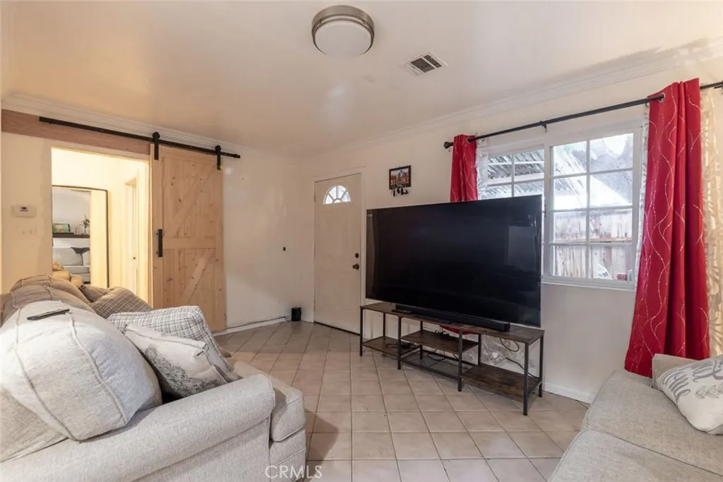 22113 Cantlay Street, Canoga Park, Ca 91303 - Photo 4 of 33, Canoga Park, CA