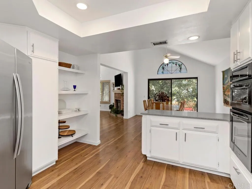 https://cdn.realtyfeed.com/cdn/127/306319598/78c47f7c31768ce4917902f9fe0f7390.webp