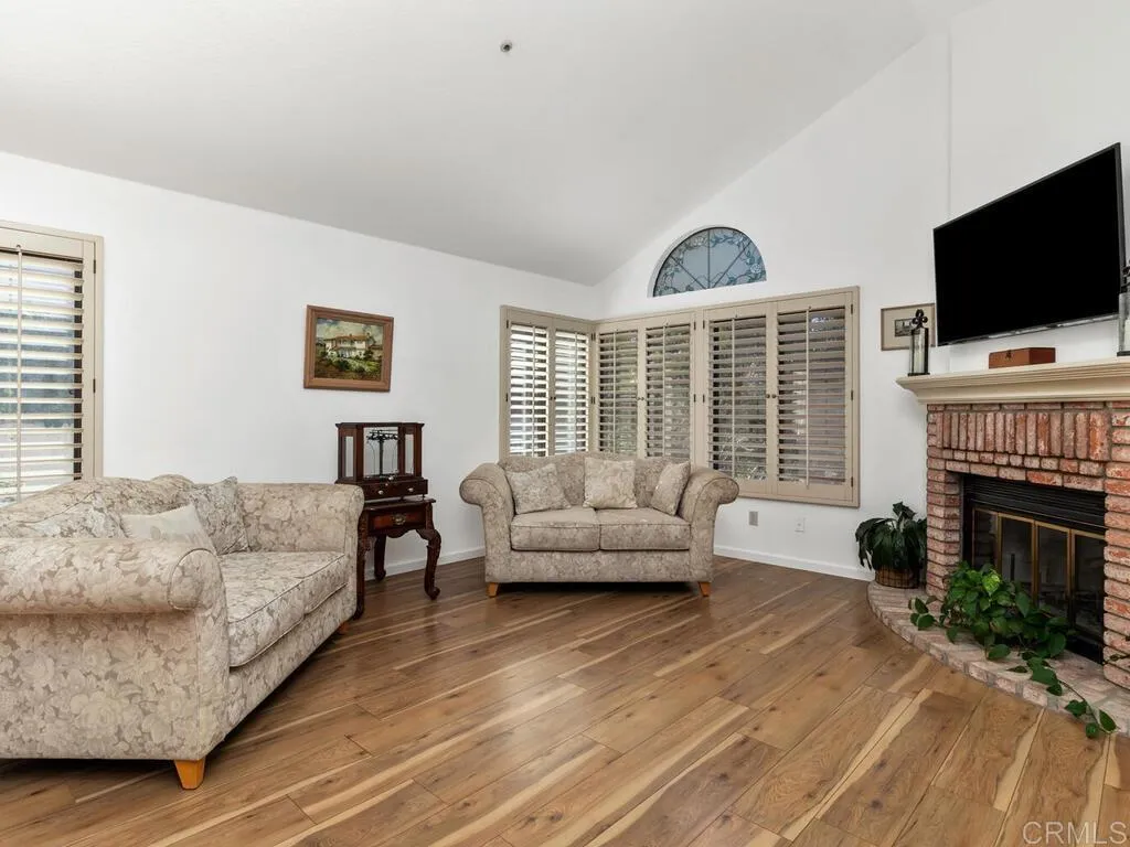 https://cdn.realtyfeed.com/cdn/127/306319598/b833ccbf61d994ec63e40eeb1b5df47a.webp