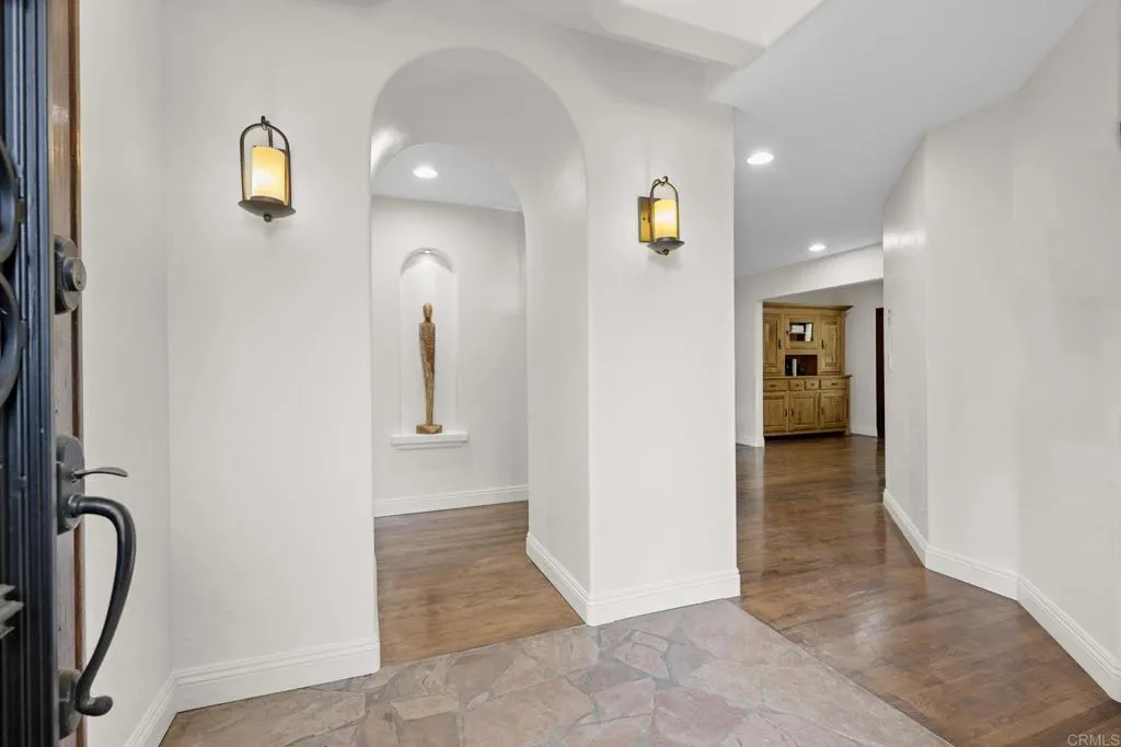 https://cdn.realtyfeed.com/cdn/127/306319807/5e655b1680589373968d0eac52df7933.webp