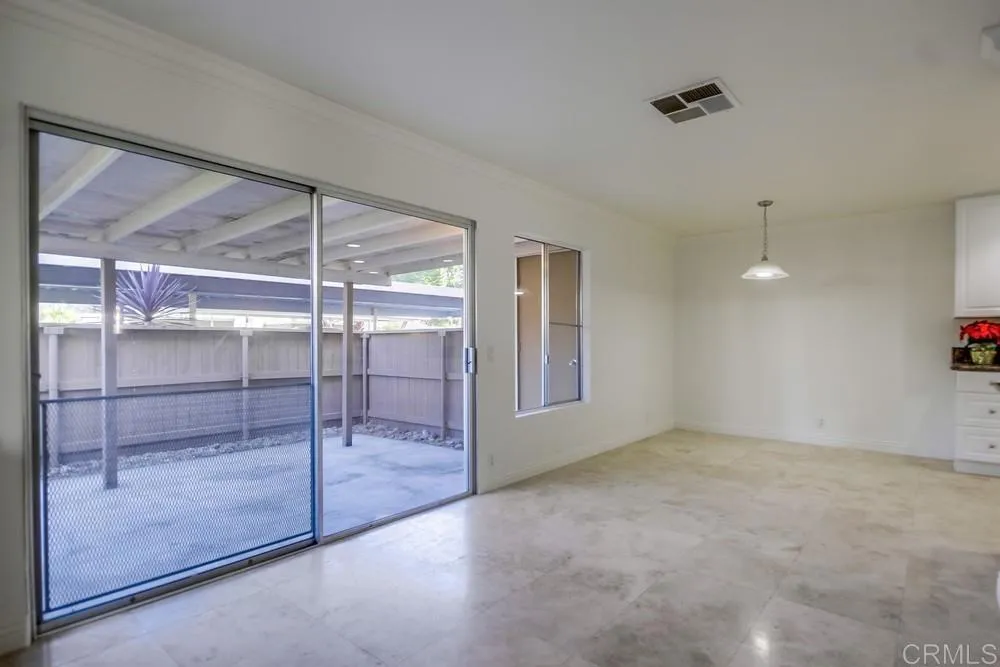 https://cdn.realtyfeed.com/cdn/127/306321104/c2072da1f109445d55c197b5b807c5a1.webp