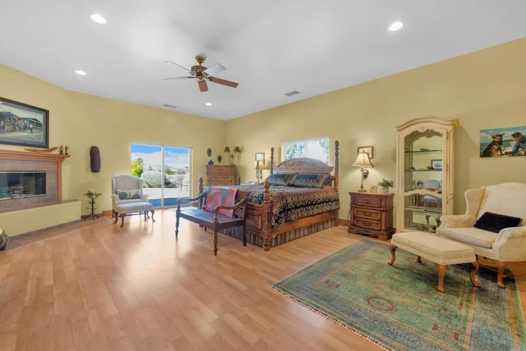 https://cdn.realtyfeed.com/cdn/127/306321214/b3520d4fcdcc4998cf302df3e227022b.webp