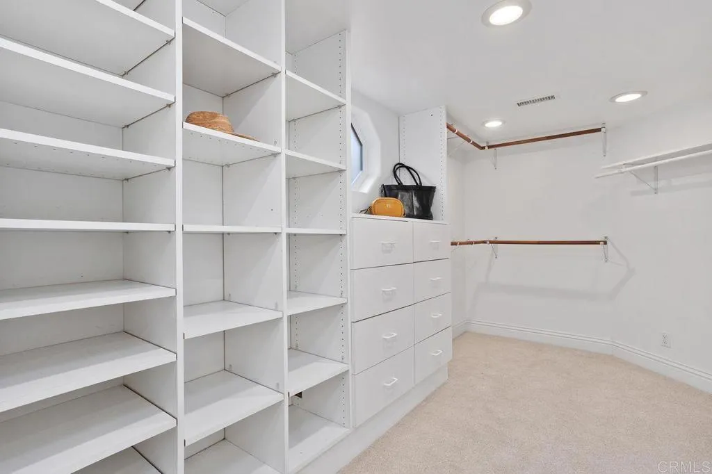 https://cdn.realtyfeed.com/cdn/127/306321405/239213e1cf9058d4fe92441022a1e192.webp