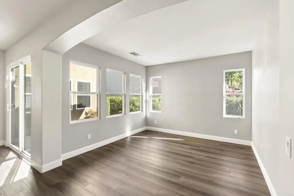 https://cdn.realtyfeed.com/cdn/127/306321460/50d5bd418b6d1356568b0dc5e879e84b.webp