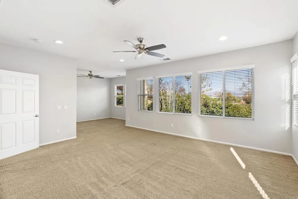 https://cdn.realtyfeed.com/cdn/127/306321460/f359fda581108c3ab9a5944a15b40ffd.webp
