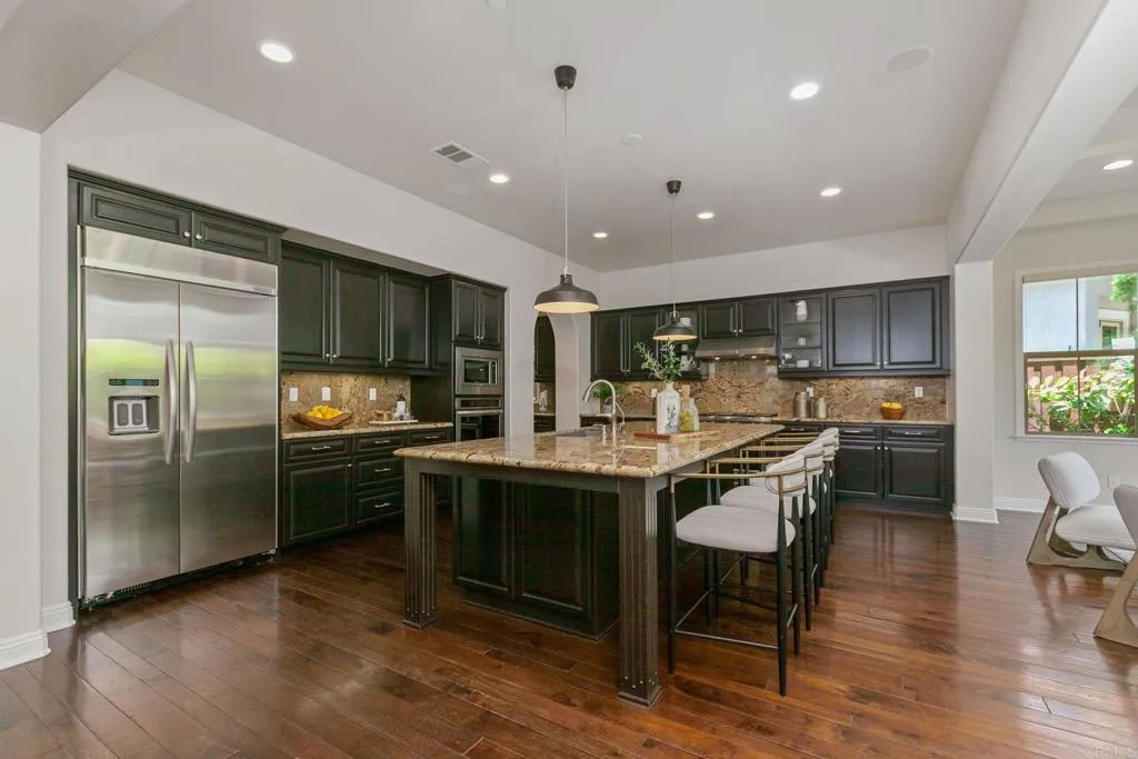 https://cdn.realtyfeed.com/cdn/127/306321891/8dcf9540d6f50590ba890ee267c19519.webp