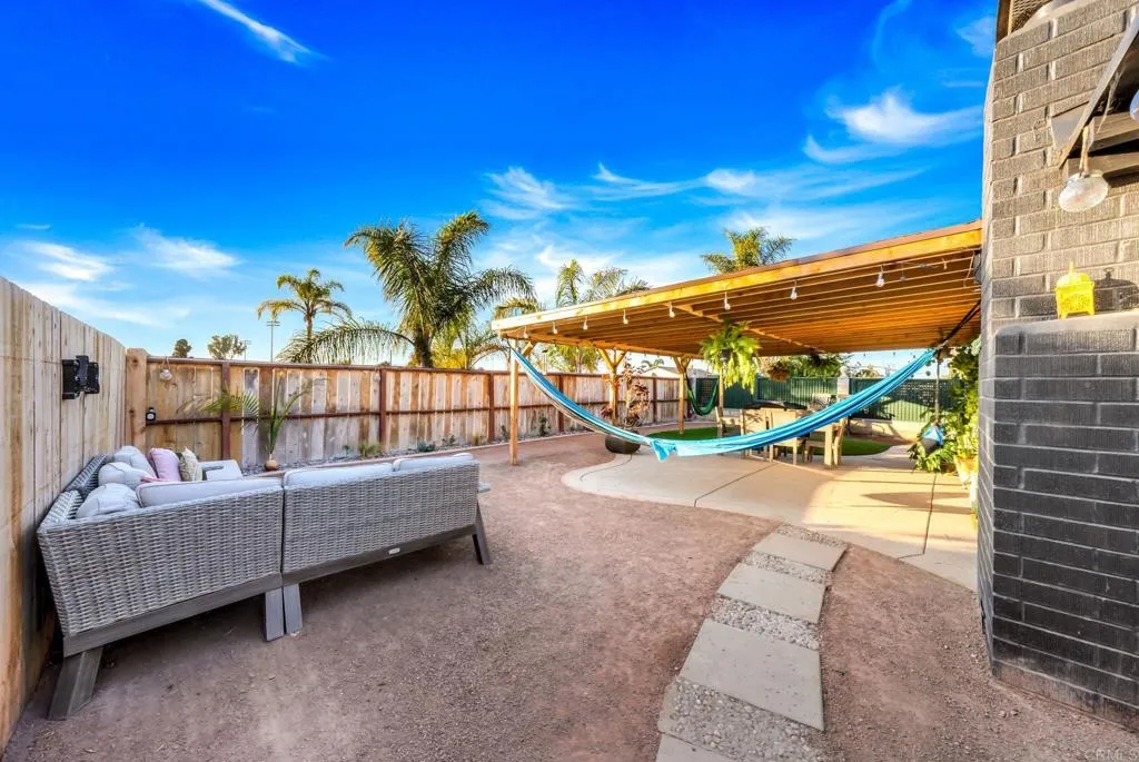 https://cdn.realtyfeed.com/cdn/127/306323455/019fac3506d8f9e0292331ce98477711.webp
