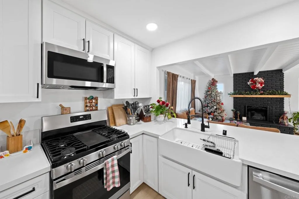 https://cdn.realtyfeed.com/cdn/127/306323455/2c08a6e03d5791c16f466761648f810e.webp