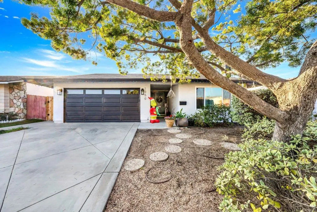 https://cdn.realtyfeed.com/cdn/127/306323455/81fe4196a8fa443fca563530b4df6dc8.webp