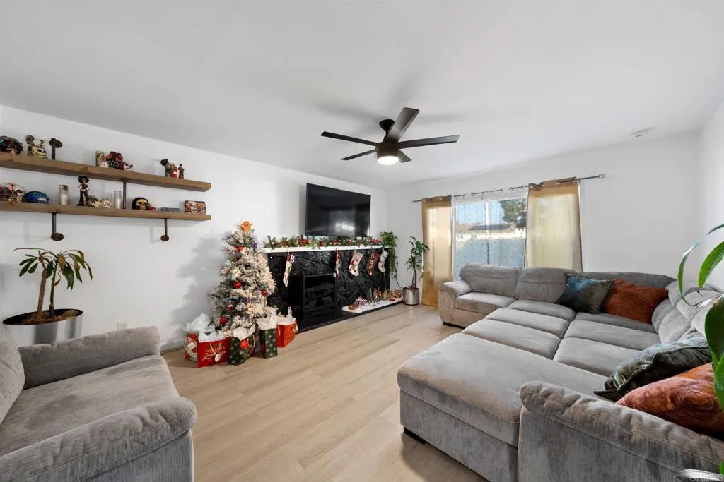 https://cdn.realtyfeed.com/cdn/127/306323455/e673c8bda6ff886db6a3c0e5cdf00722.webp