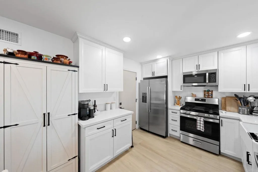 https://cdn.realtyfeed.com/cdn/127/306323455/f798a9ee762366d28b0fe91f19cfd7dd.webp