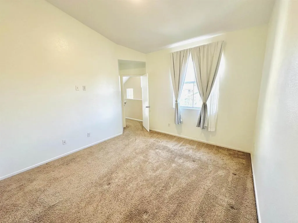 https://cdn.realtyfeed.com/cdn/127/306323625/210a35c6dbbb8779edf88cc294a10fde.webp