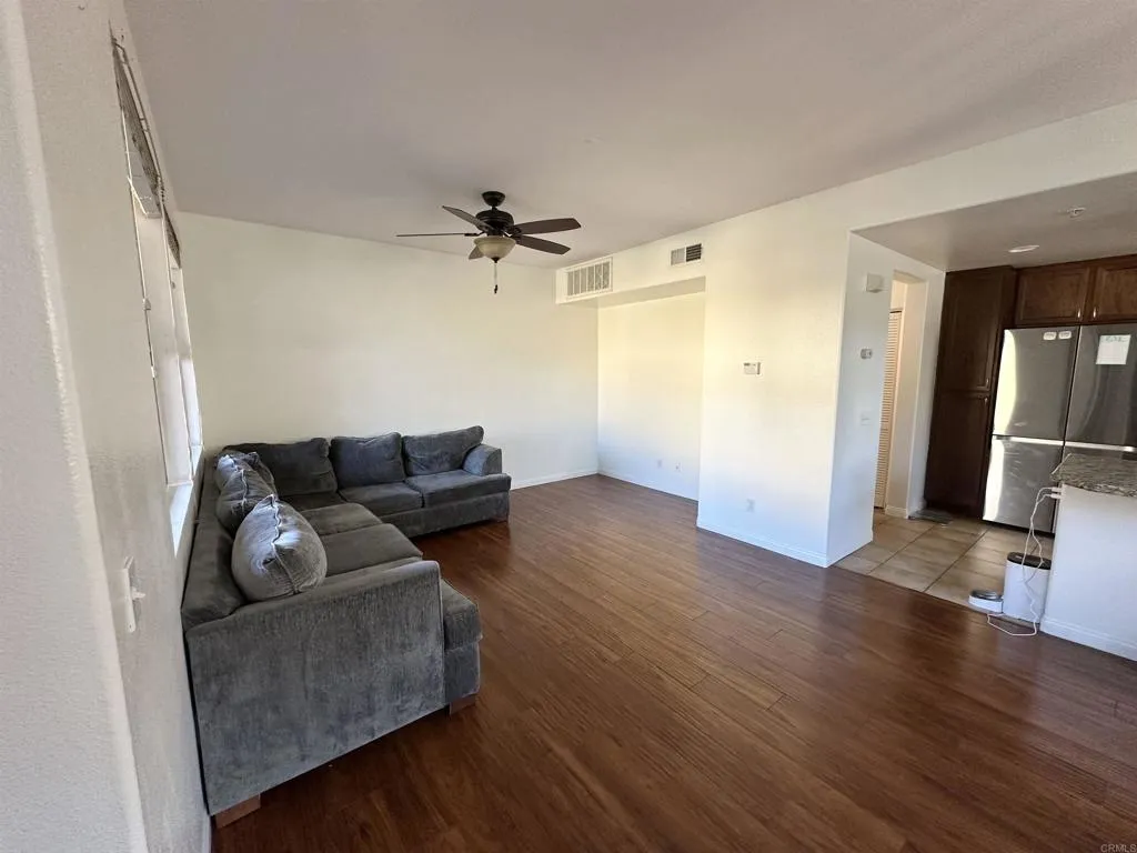 https://cdn.realtyfeed.com/cdn/127/306323625/378ec751469cdb5910cf2d28d6fab0a7.webp