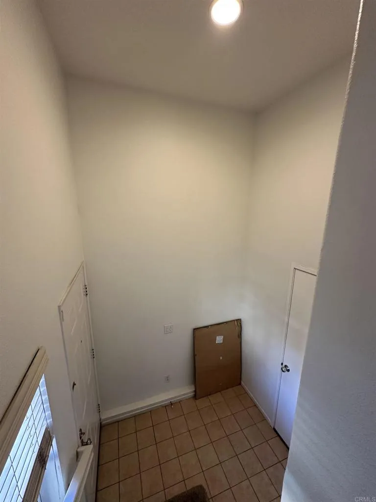 https://cdn.realtyfeed.com/cdn/127/306323625/460be75f751f1887ad08e97613207aec.webp