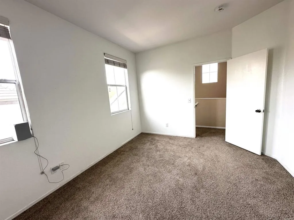https://cdn.realtyfeed.com/cdn/127/306323625/87cab5b2f919f55de82fd77789377e69.webp
