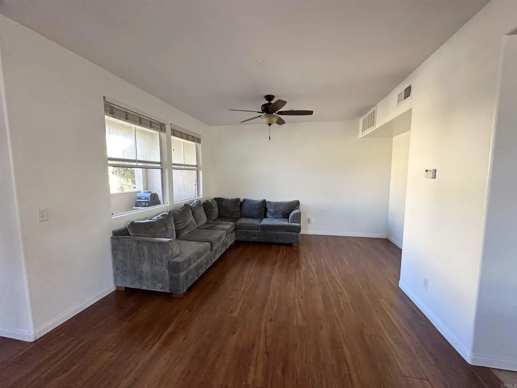 https://cdn.realtyfeed.com/cdn/127/306323625/b9b7eaea808a50a0d91c7d9055bfc573.webp