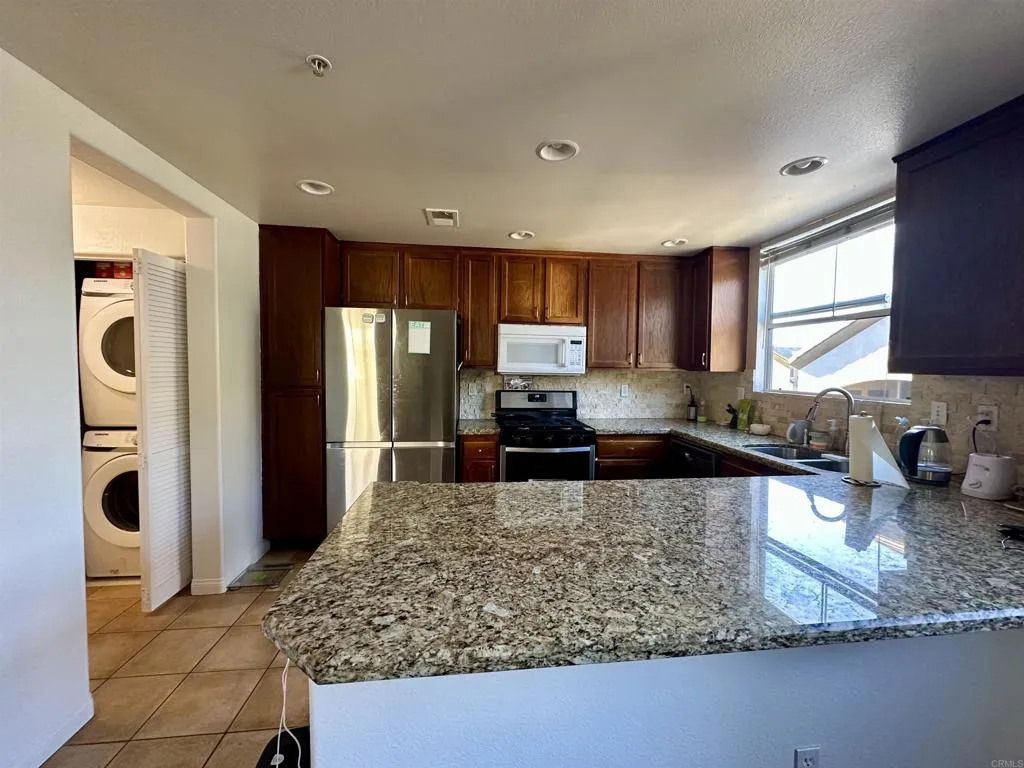 https://cdn.realtyfeed.com/cdn/127/306323625/f14bb9477febf6baab2a556861569380.webp