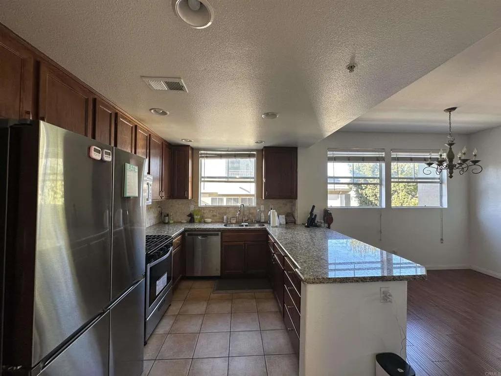 https://cdn.realtyfeed.com/cdn/127/306323625/f34a2741775d40b213e3ee35faf4263d.webp