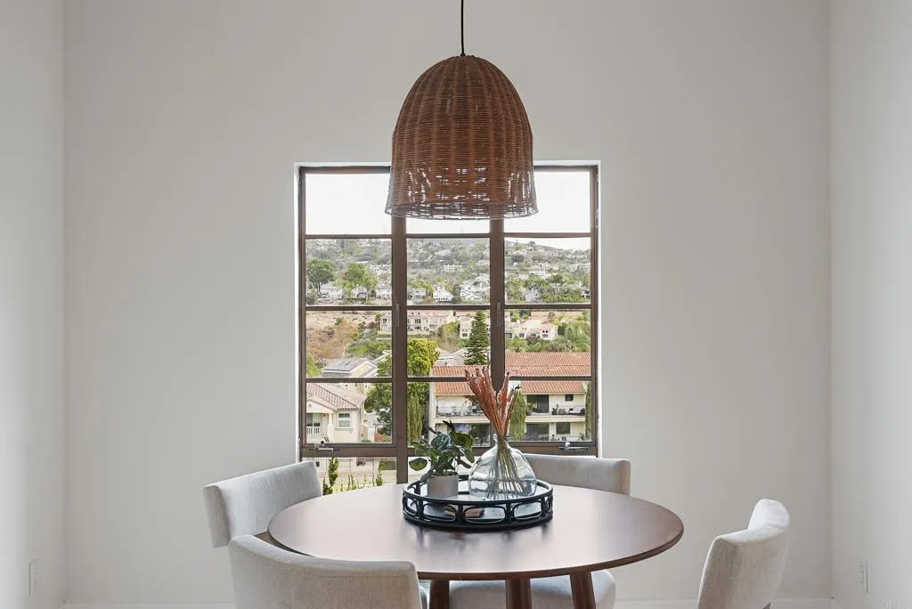 Photo #6: NDP2410538 Listing 