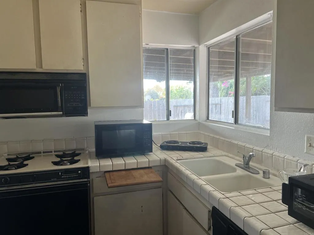 Photo #3: NDP2410577 Listing 