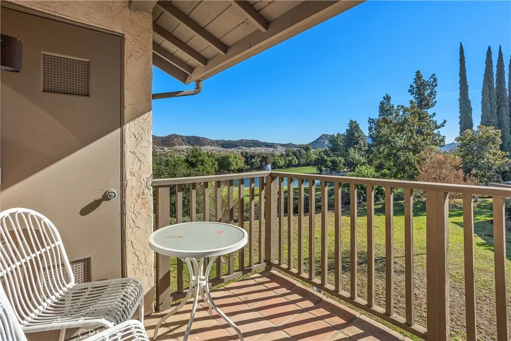 https://cdn.realtyfeed.com/cdn/127/306327109/808c17fb4a7299adac51030815346cc5.webp