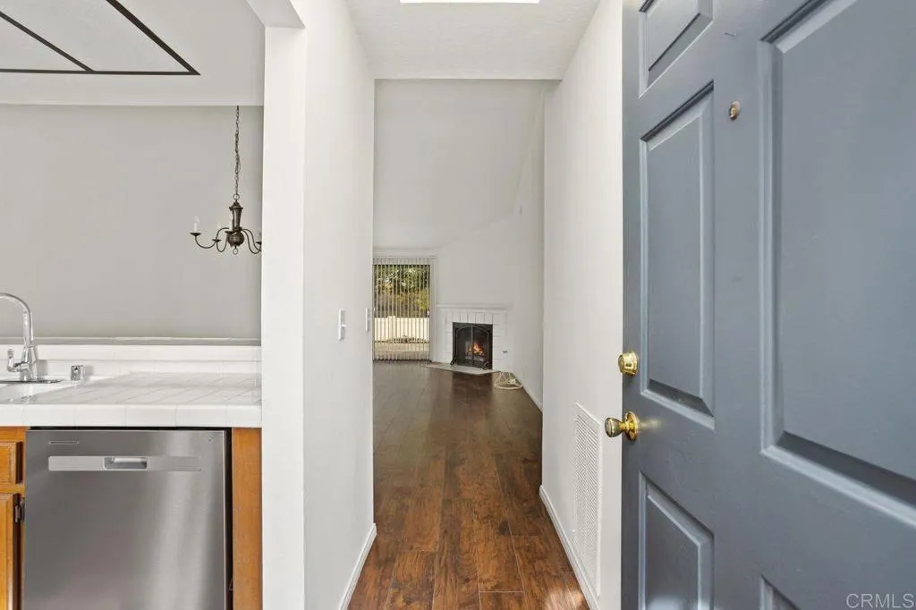 Photo #6: NDP2410666 Listing 