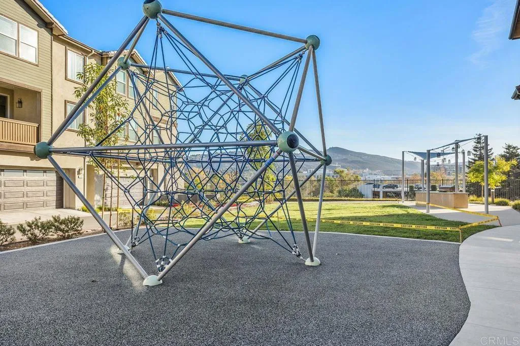 https://cdn.realtyfeed.com/cdn/127/306327269/8c1dfc6f8778565395c3486e9f41a6c8.webp